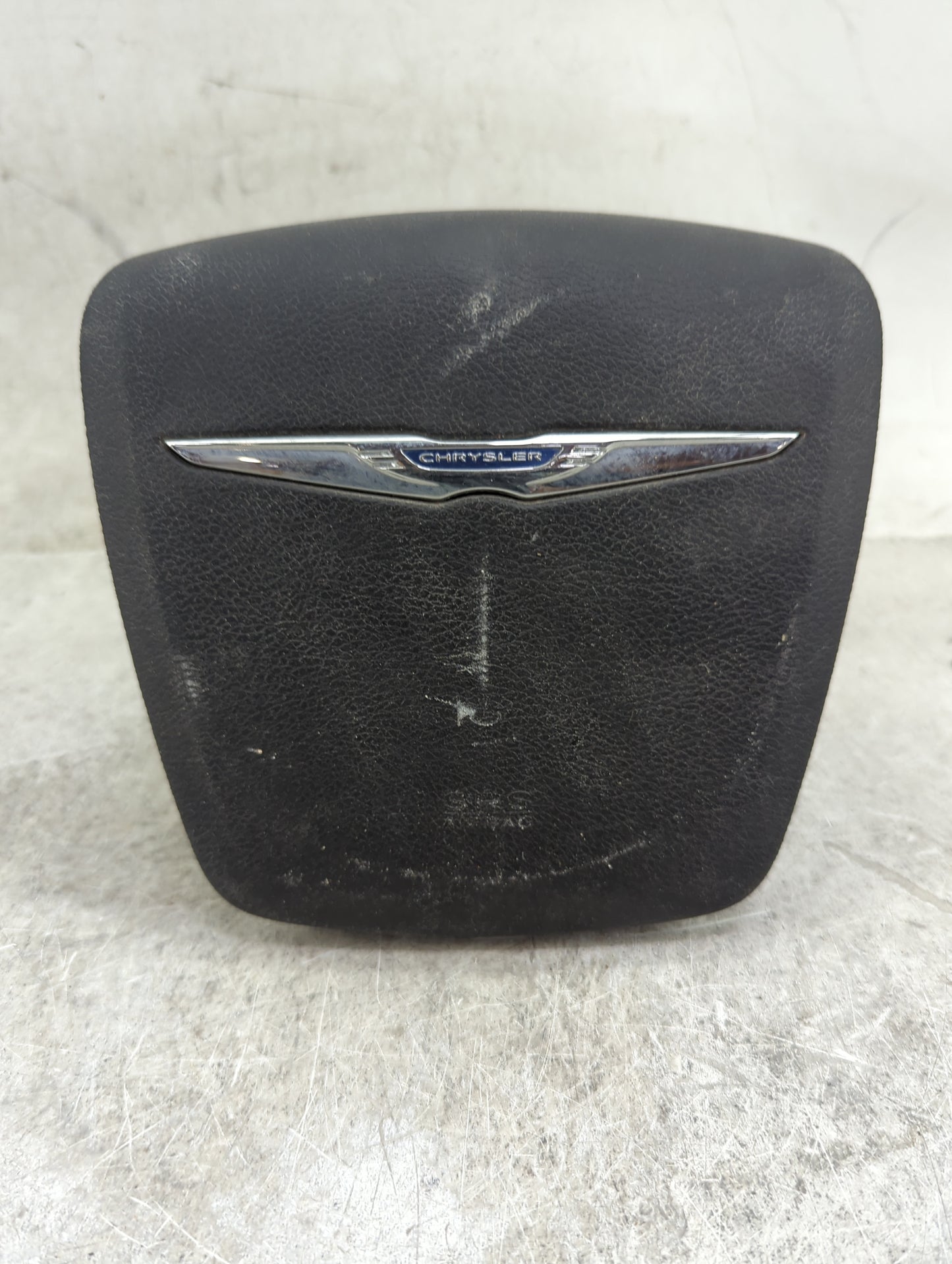 2013 Chrysler Town & Country Air Bag Driver Left Steering Wheel Mounted 1459090 - Oemusedautoparts1.com