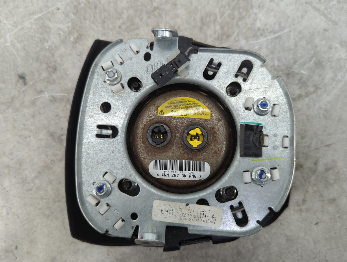 2013 Chrysler Town & Country Air Bag Driver Left Steering Wheel Mounted 1459090 - Oemusedautoparts1.com