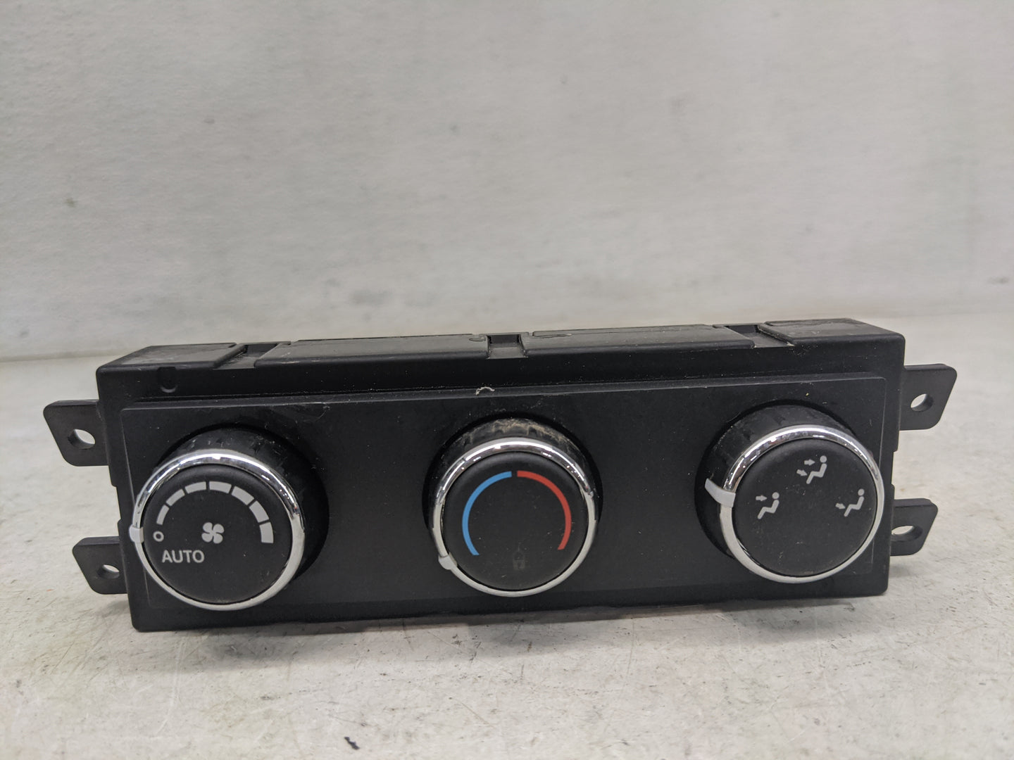 2013 Chrysler Town and Country Climate Control Module Temperature AC/Heater Replacement Fits OEM Used Auto Parts - Oemusedau