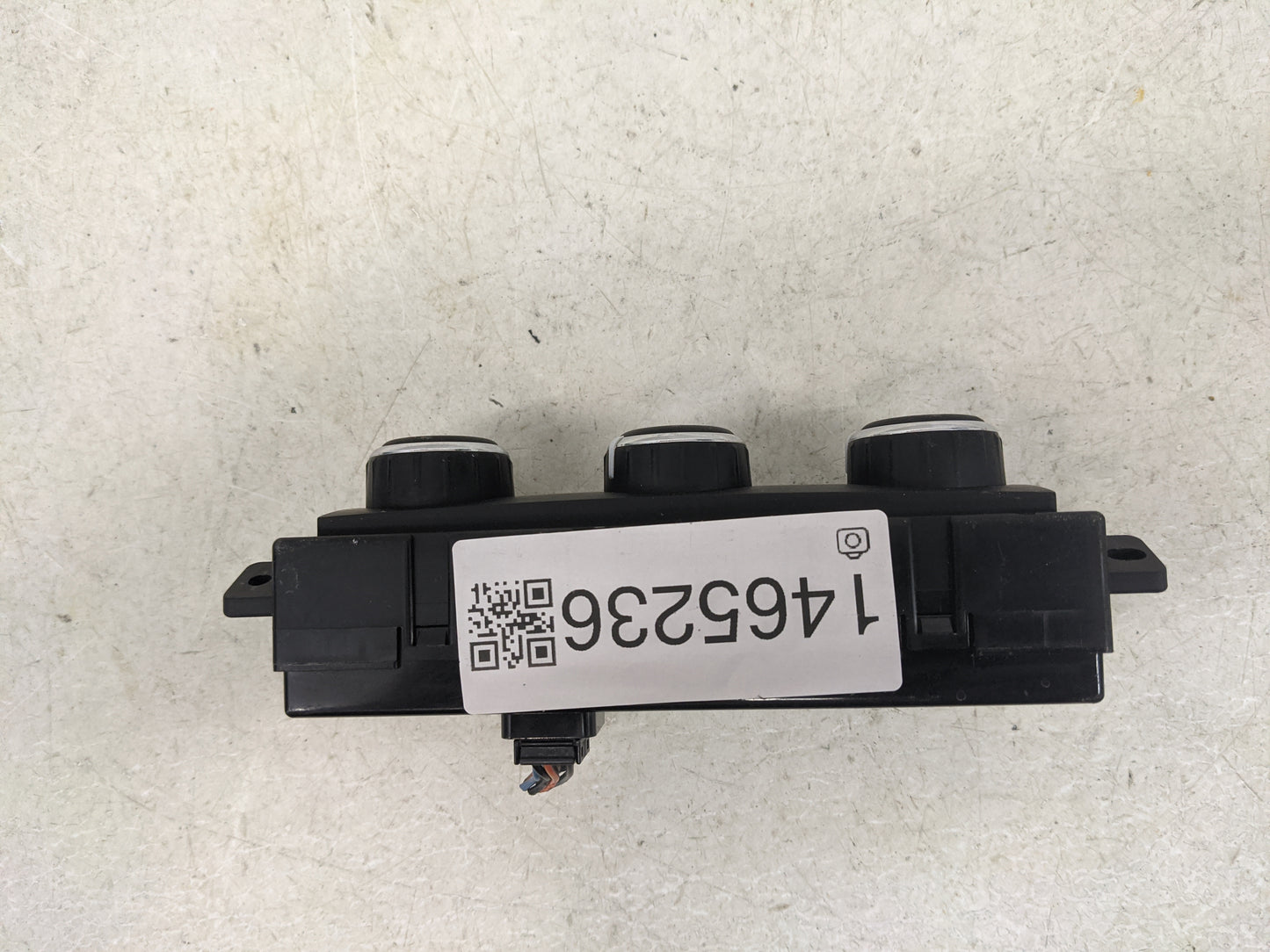 2013 Chrysler Town and Country Climate Control Module Temperature AC/Heater Replacement Fits OEM Used Auto Parts - Oemusedau