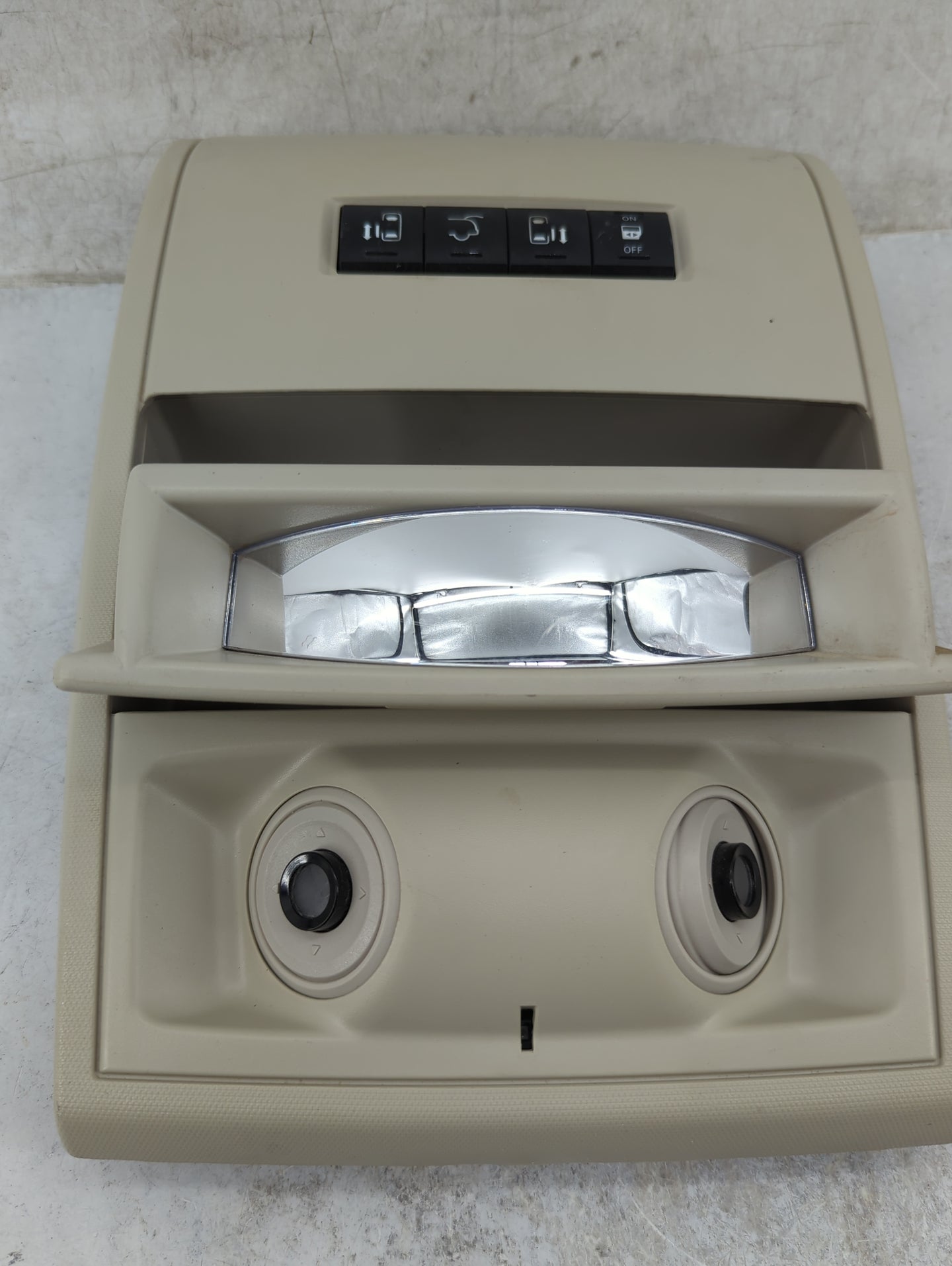 2013 Chrysler Town And Country Overhead Roof Console Tan 1465765 - Oemusedautoparts1.com