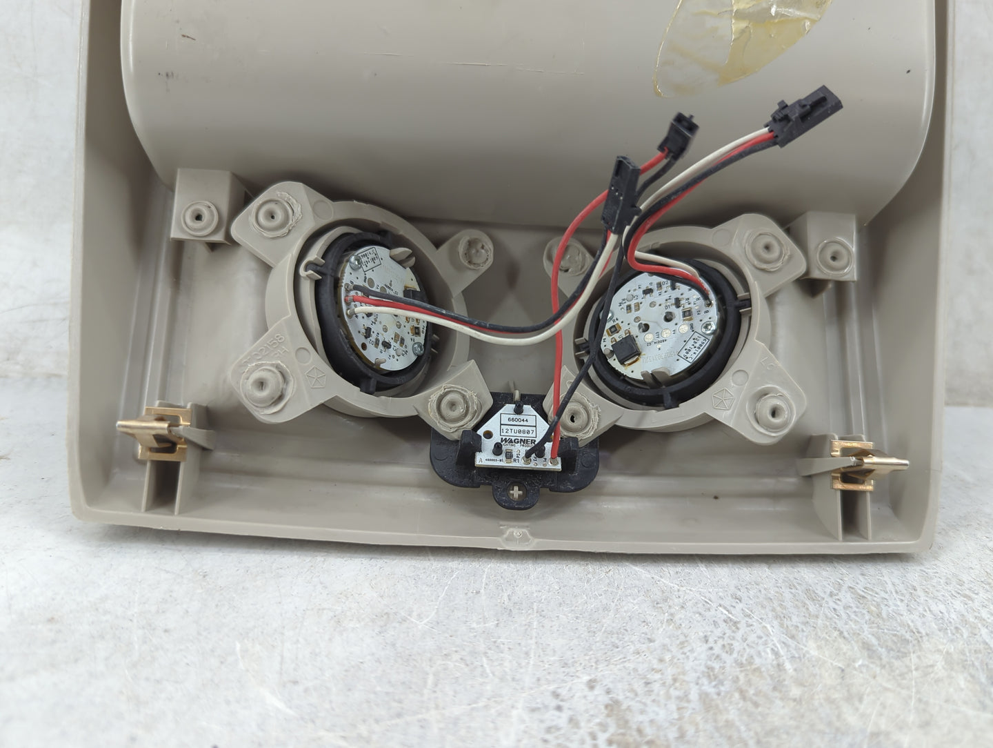 2013 Chrysler Town And Country Overhead Roof Console Tan 1465765 - Oemusedautoparts1.com