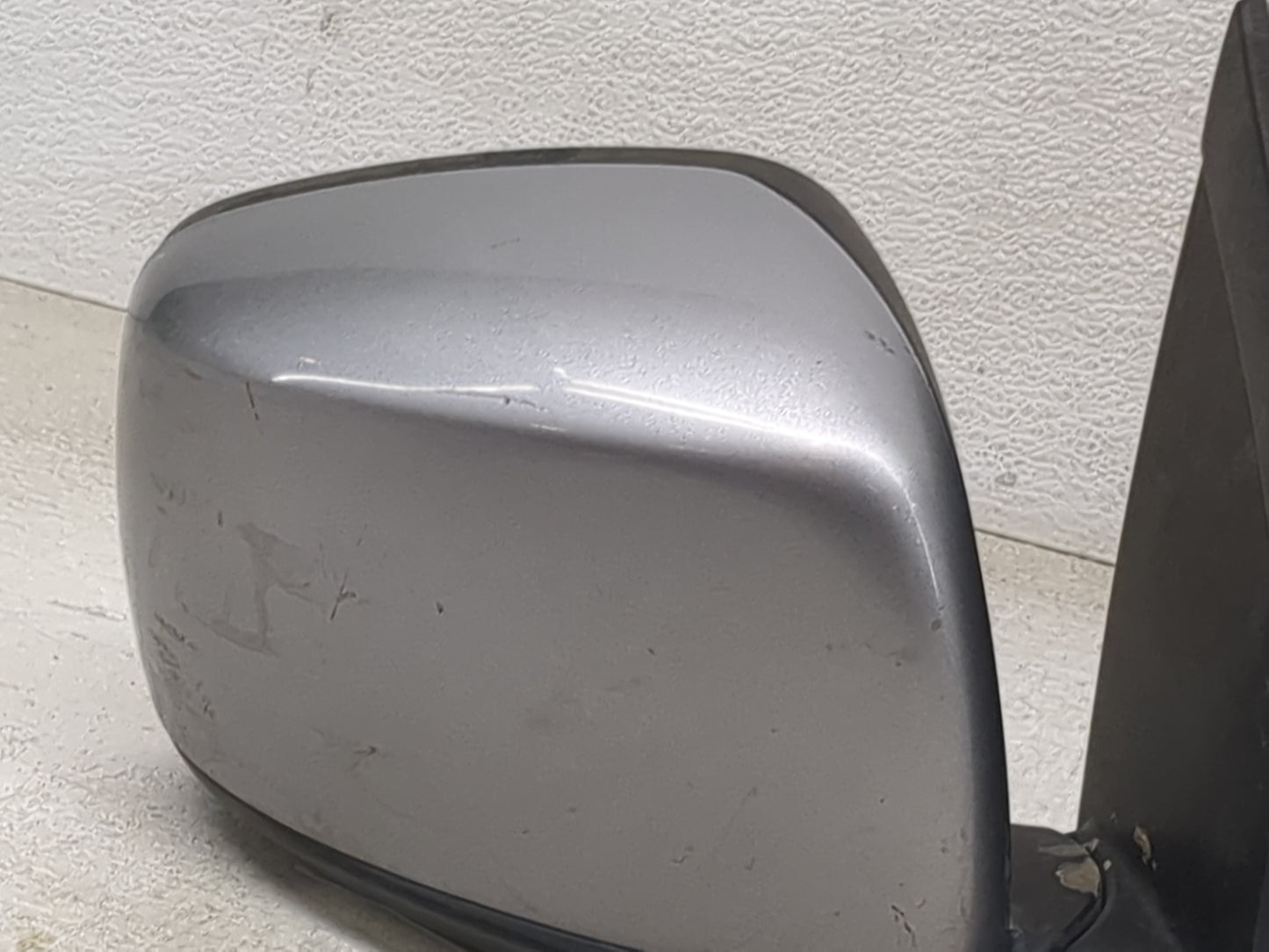 2013 Chrysler Town and Country Passenger Side View Mirror - Right Door Mirror OEM Used - Oemusedautoparts1.com