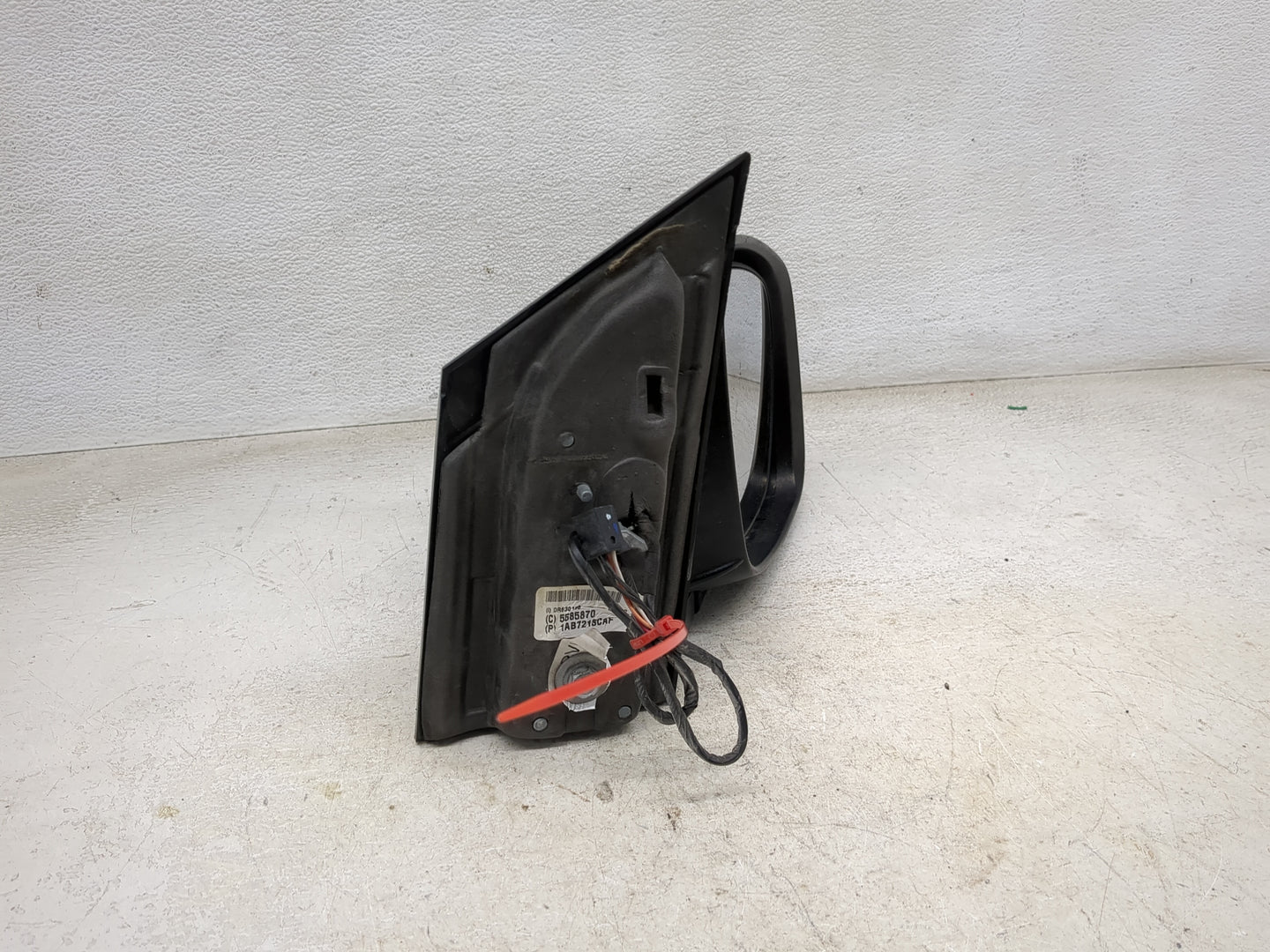 2013 Chrysler Town and Country Passenger Side View Mirror - Right Door Mirror OEM Used - Oemusedautoparts1.com