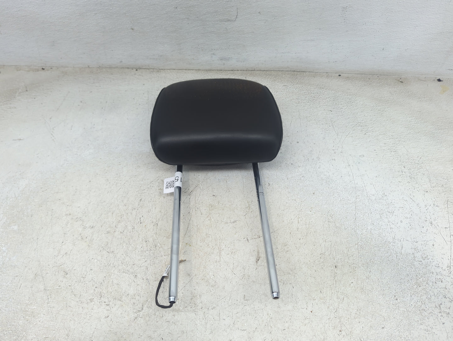 2013 Chrysler Town And Country Headrest Head Rest Front Driver Seat - Oemusedautoparts1.com