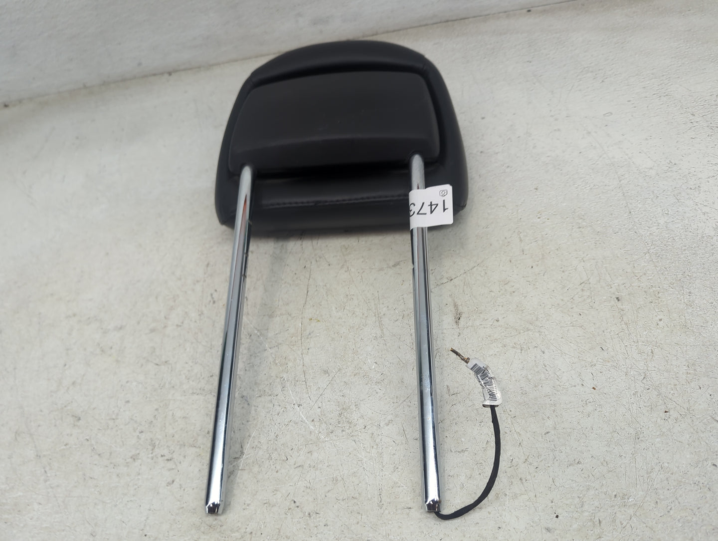 2013 Chrysler Town And Country Headrest Head Rest Front Driver Seat - Oemusedautoparts1.com