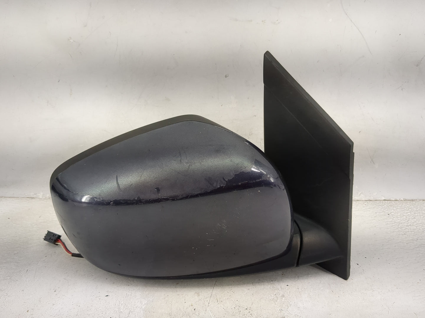 2013 Chrysler Town and Country Passenger Side View Mirror - Right Door Mirror OEM Used - Oemusedautoparts1.com
