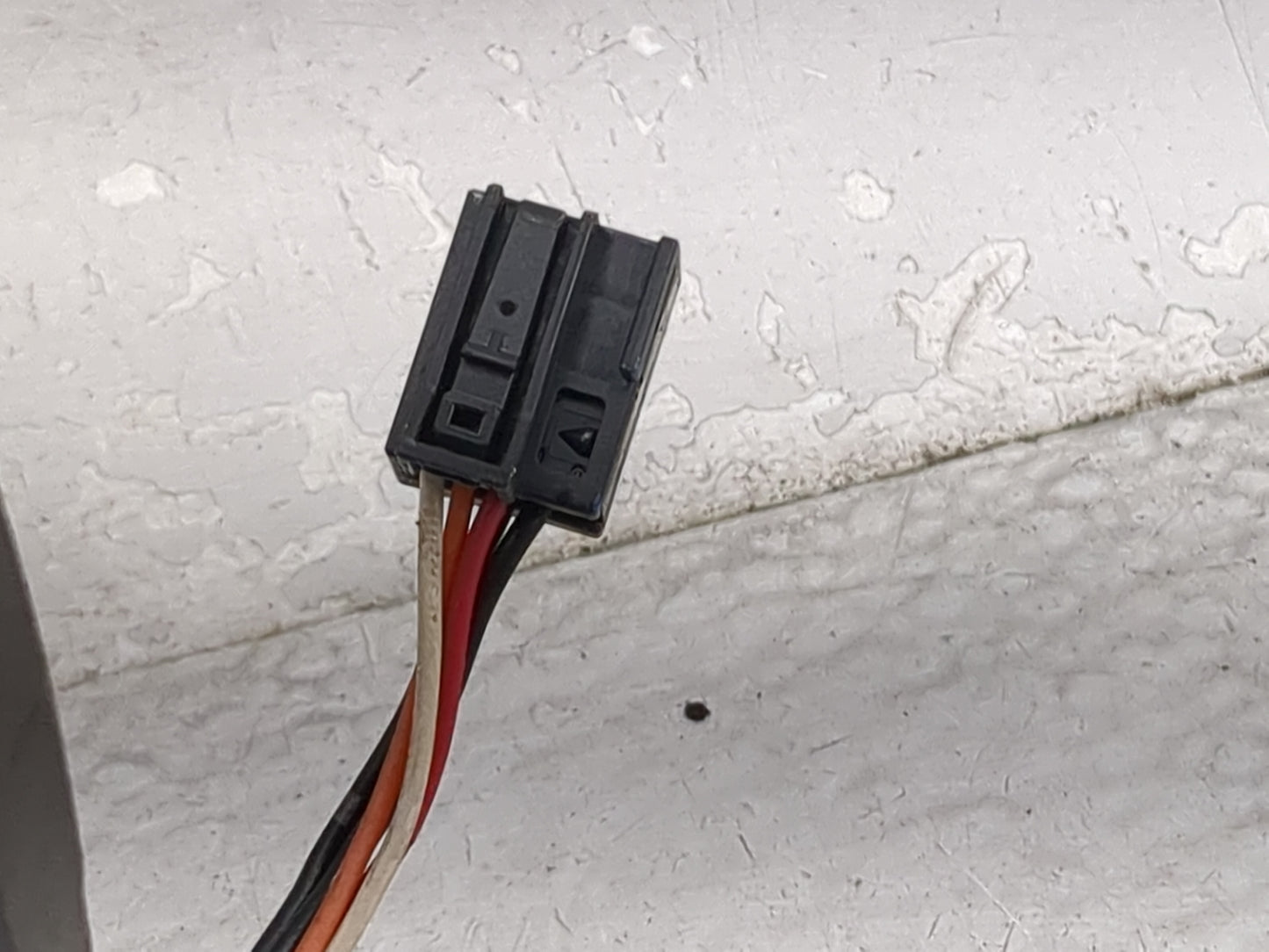 2013 Chrysler Town and Country Driver Side View Mirror - Left Door Mirror OEM Used - Oemusedautoparts1.com