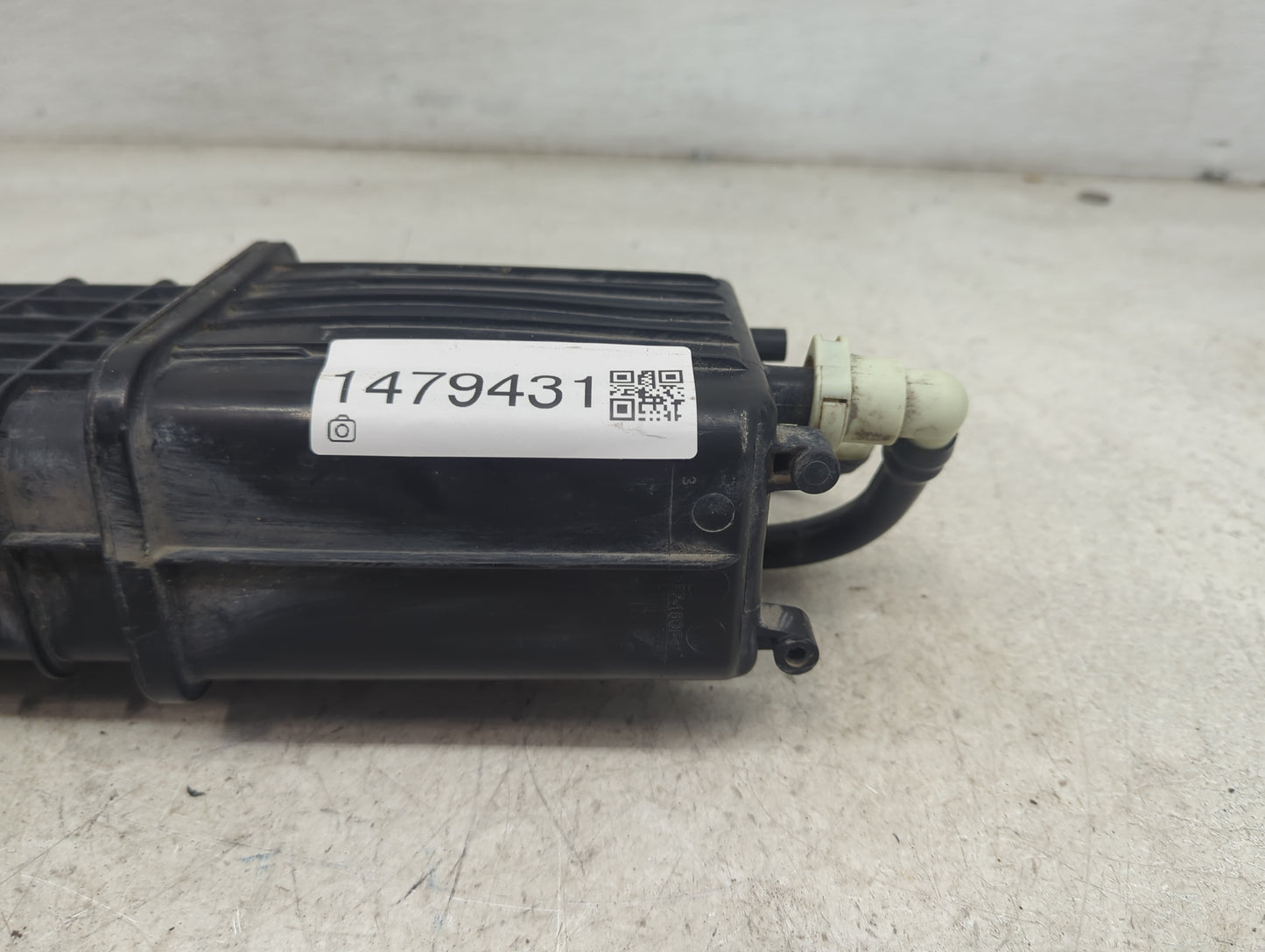 2013 Chrysler Town And Country Fuel Vapor Charcoal Canister - Oemusedautoparts1.com