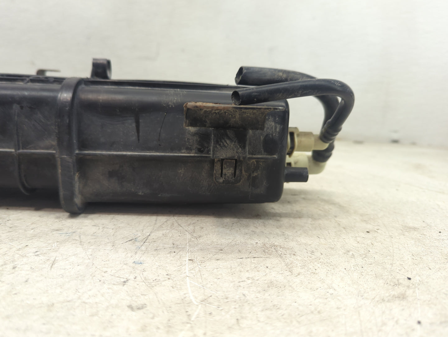 2013 Chrysler Town And Country Fuel Vapor Charcoal Canister - Oemusedautoparts1.com