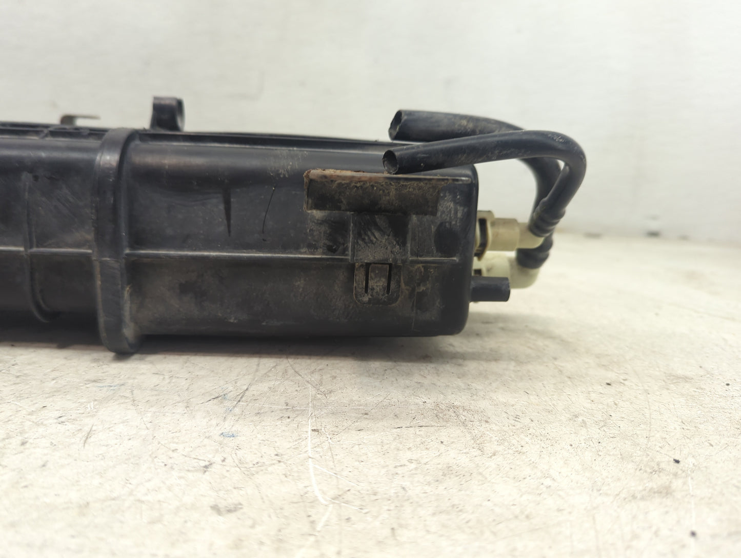 2013 Chrysler Town And Country Fuel Vapor Charcoal Canister - Oemusedautoparts1.com