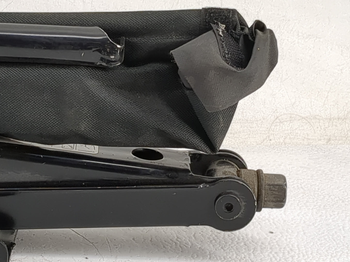 2013 Chrysler Town And Country Spare Scissor Car Jack - Oemusedautoparts1.com