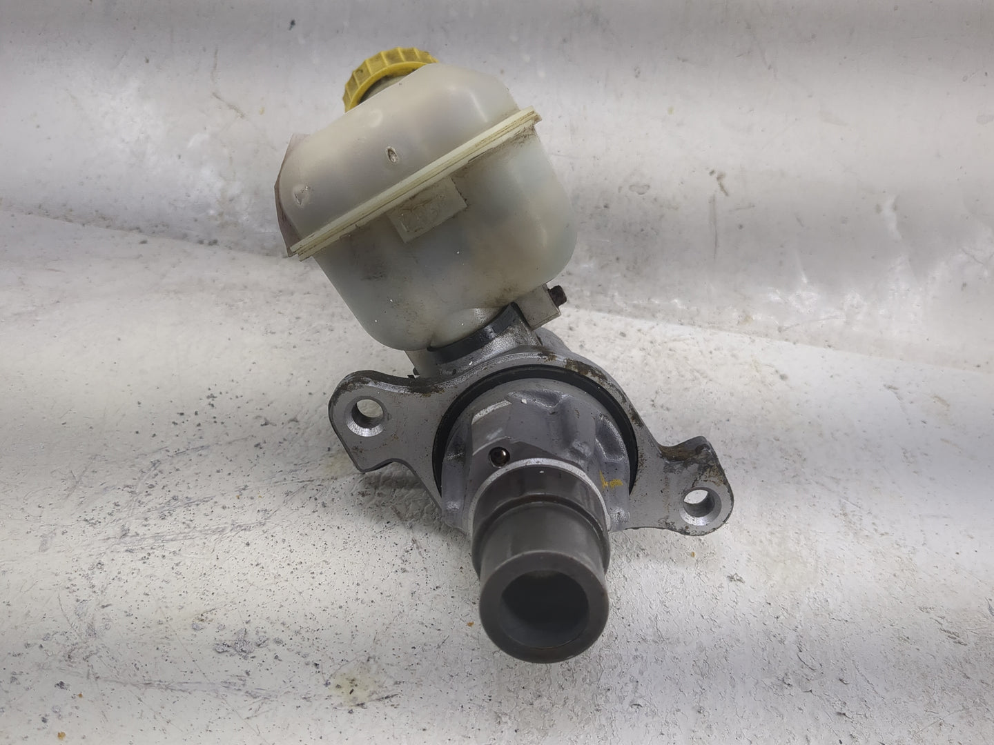 Chrysler Town And Country Brake Master Cylinder 1498113 - Oemusedautoparts1.com