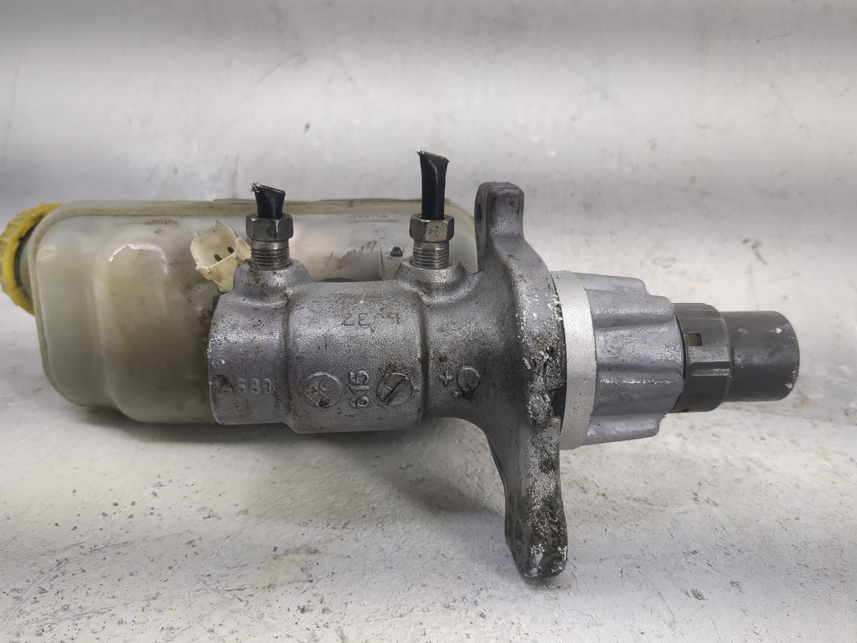 Chrysler Town And Country Brake Master Cylinder 1498113 - Oemusedautoparts1.com