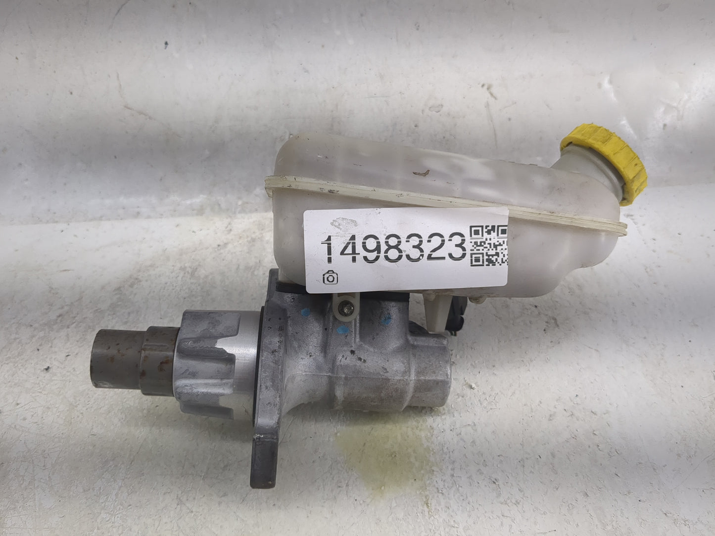 Chrysler Town And Country Brake Master Cylinder 1498323 - Oemusedautoparts1.com