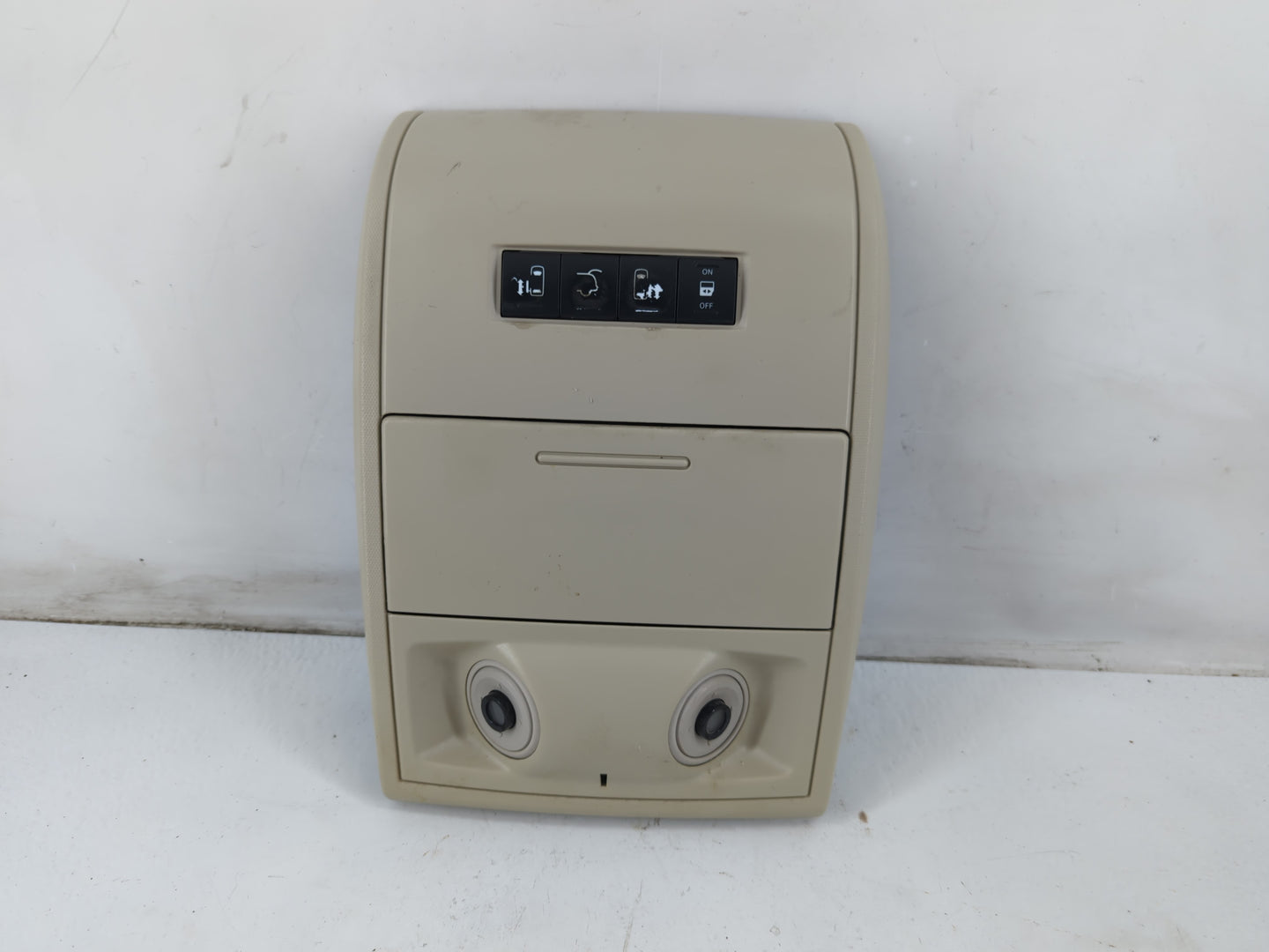 2013 Chrysler Town & Country Overhead Roof Console - Oemusedautoparts1.com