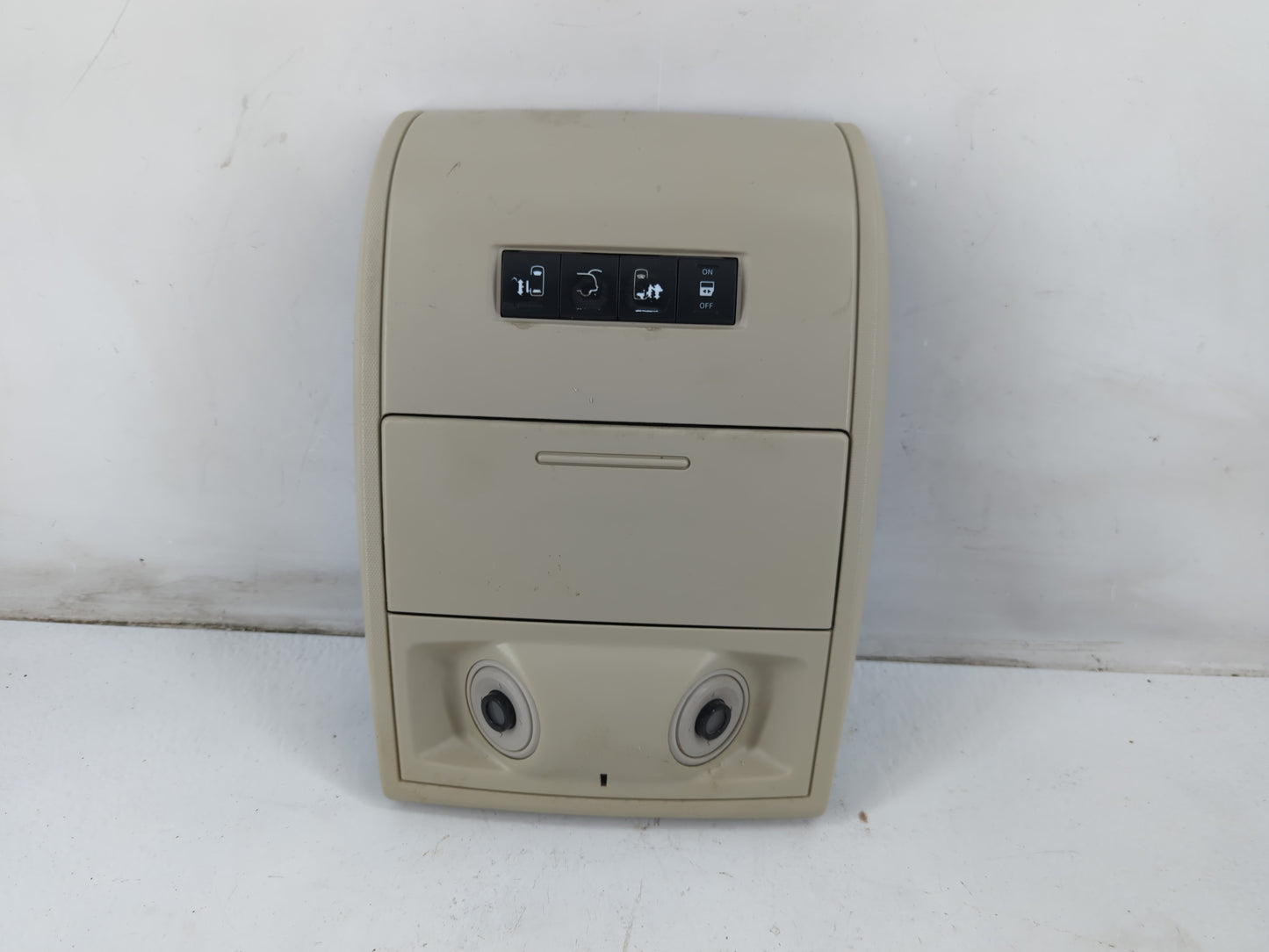 2013 Chrysler Town & Country Overhead Roof Console - Oemusedautoparts1.com