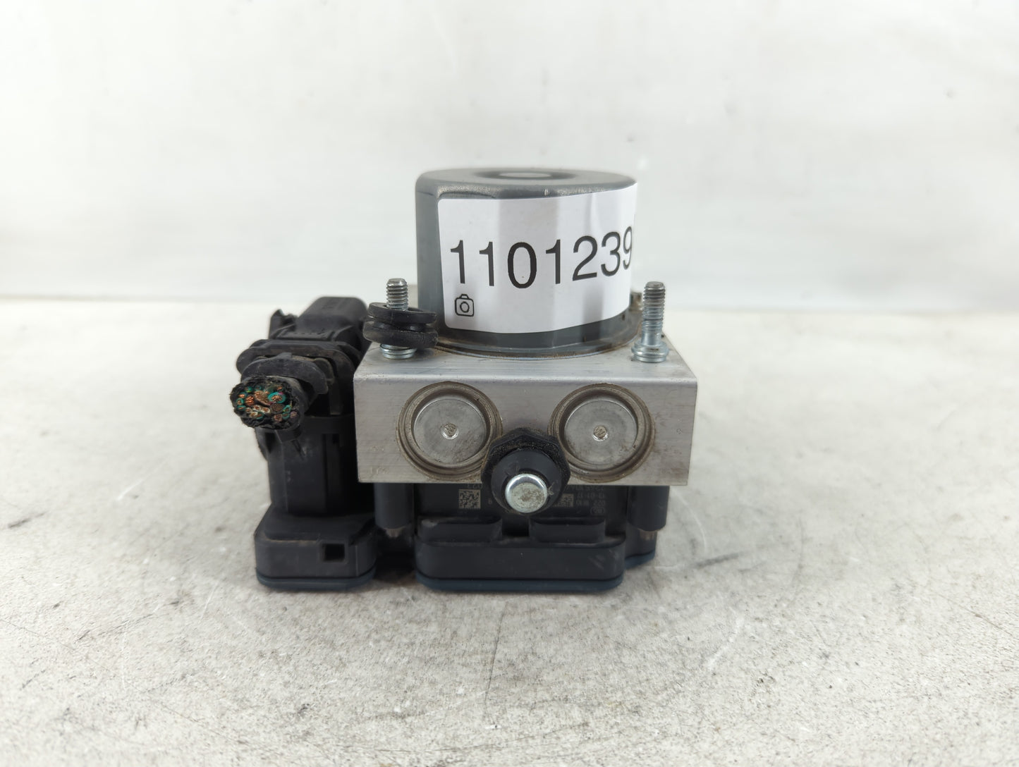 2013 Chrysler Town & Country ABS Pump Control Module Replacement P/N:P68183803AB Fits OEM Used Auto Parts - Oemusedautoparts
