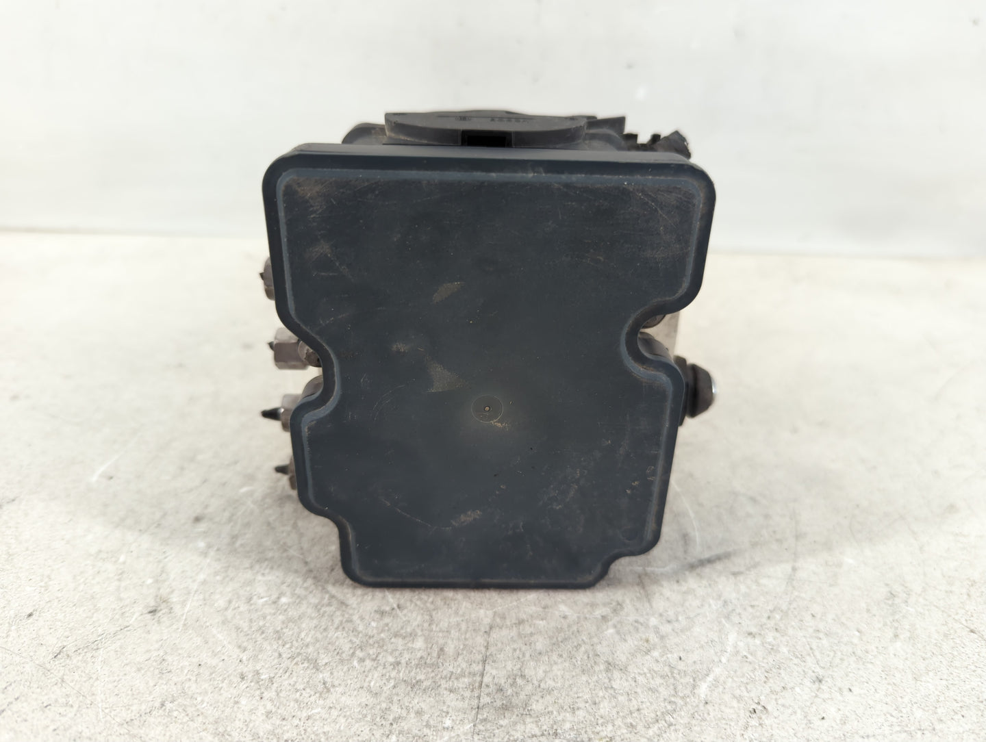 2013 Chrysler Town & Country ABS Pump Control Module Replacement P/N:P68183803AB Fits OEM Used Auto Parts - Oemusedautoparts