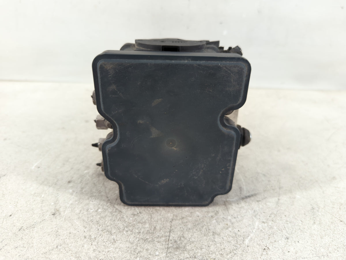 2013 Chrysler Town & Country Anti-Lock Brake ABS Pump Module Actuator OEM P/N:P68183803AB Fits OEM Used Auto Parts - Oemused