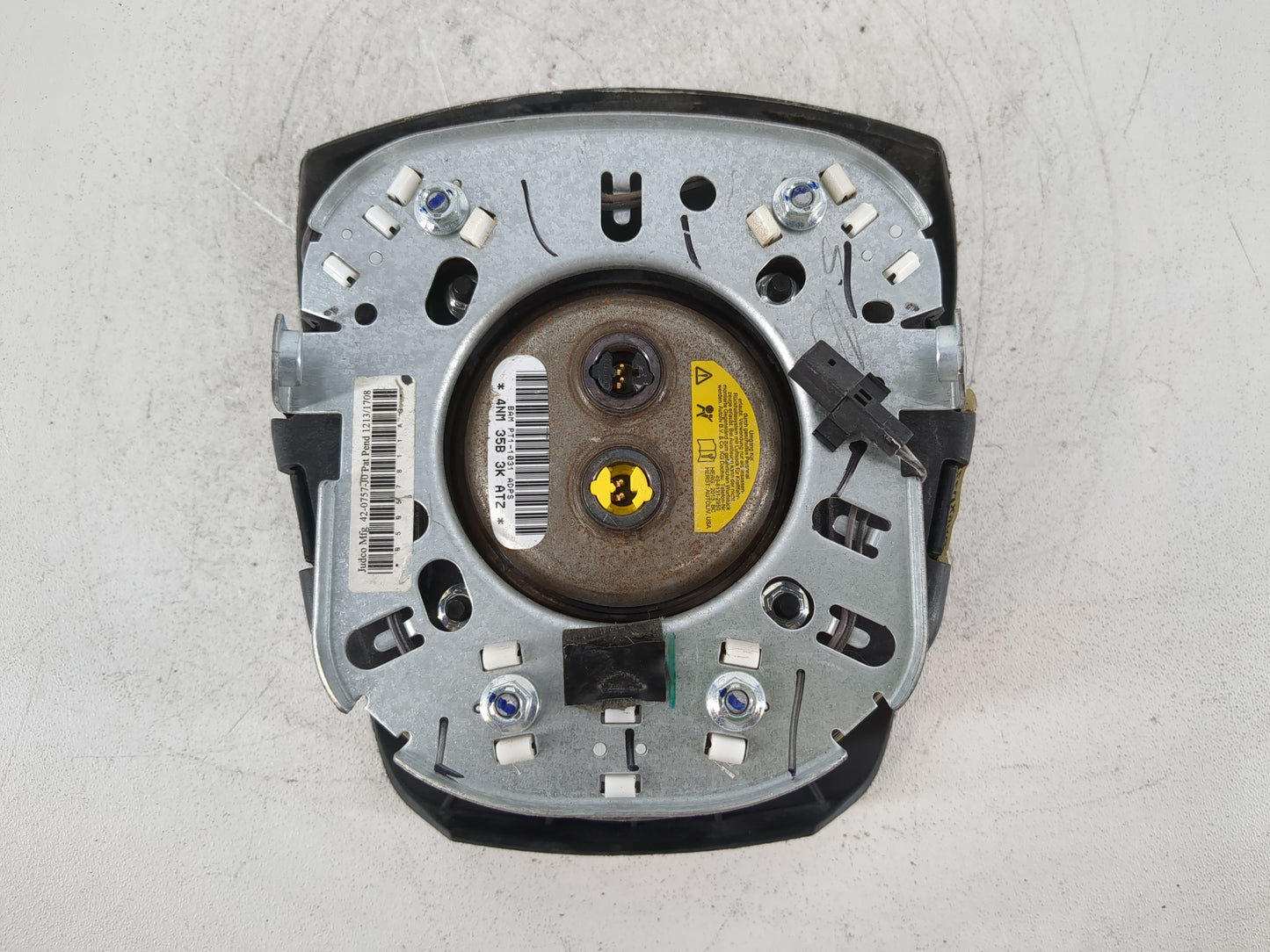 2013-2016 Chrysler Town & Country Air Bag Driver Left Steering Wheel Mounted P/N:P1QK22DX9AG Fits Fits 2013 2014 2015 2016 O