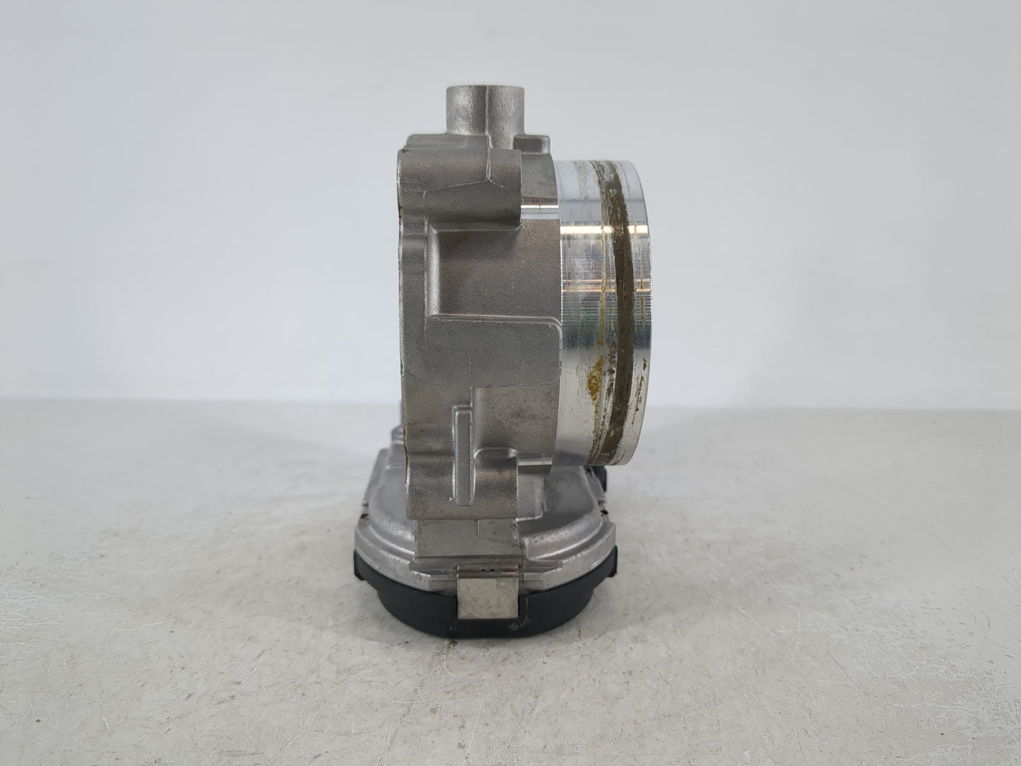 2011-2016 Chrysler Town & Country Throttle Body P/N:05184349AC Fits OEM Used Auto Parts - Oemusedautoparts1.com