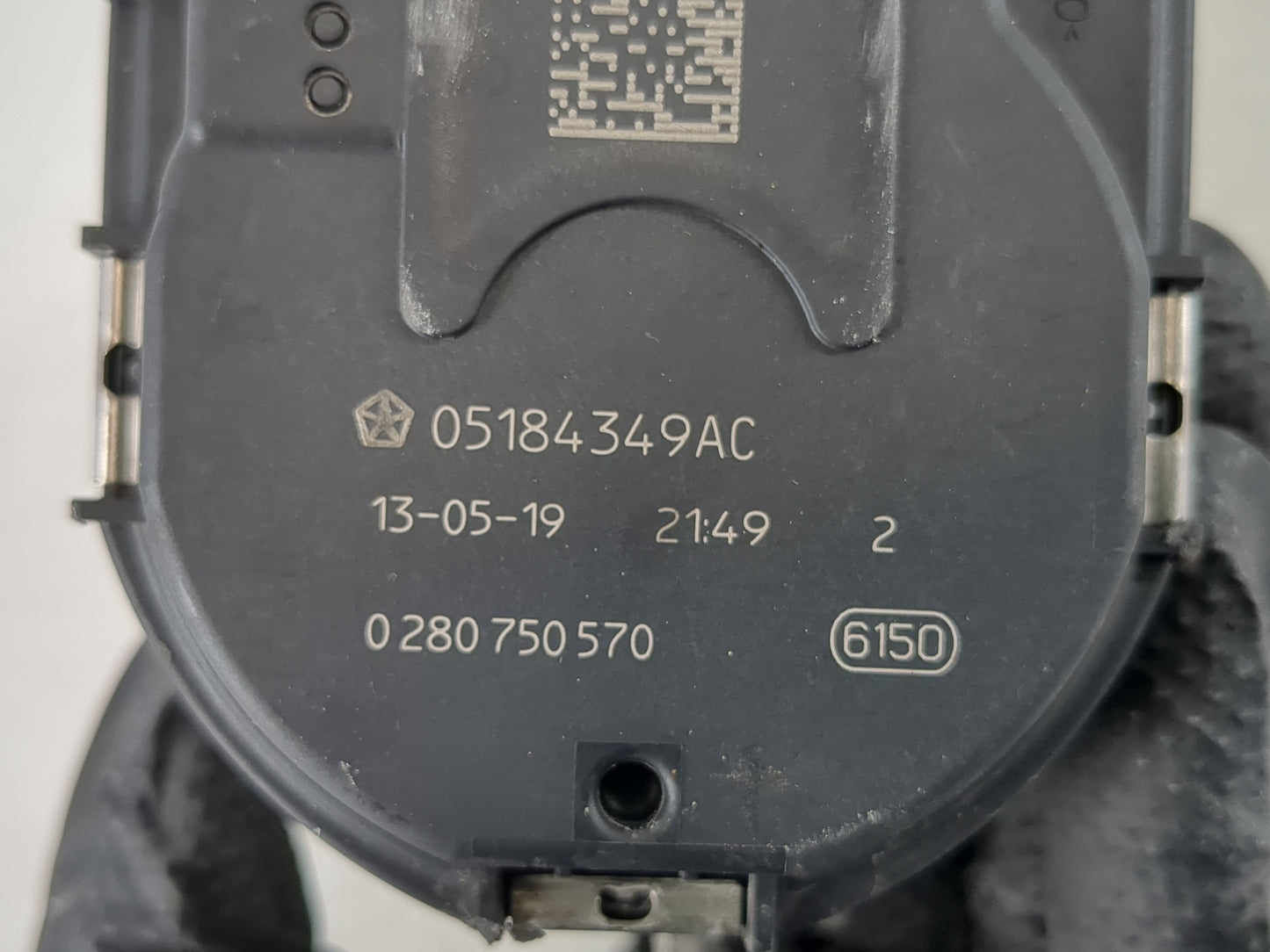 2011-2016 Chrysler Town & Country Throttle Body P/N:05184349AC Fits OEM Used Auto Parts - Oemusedautoparts1.com