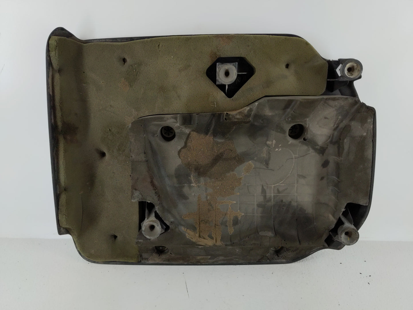 2013 Chrysler Town & Country Engine Cover - Oemusedautoparts1.com