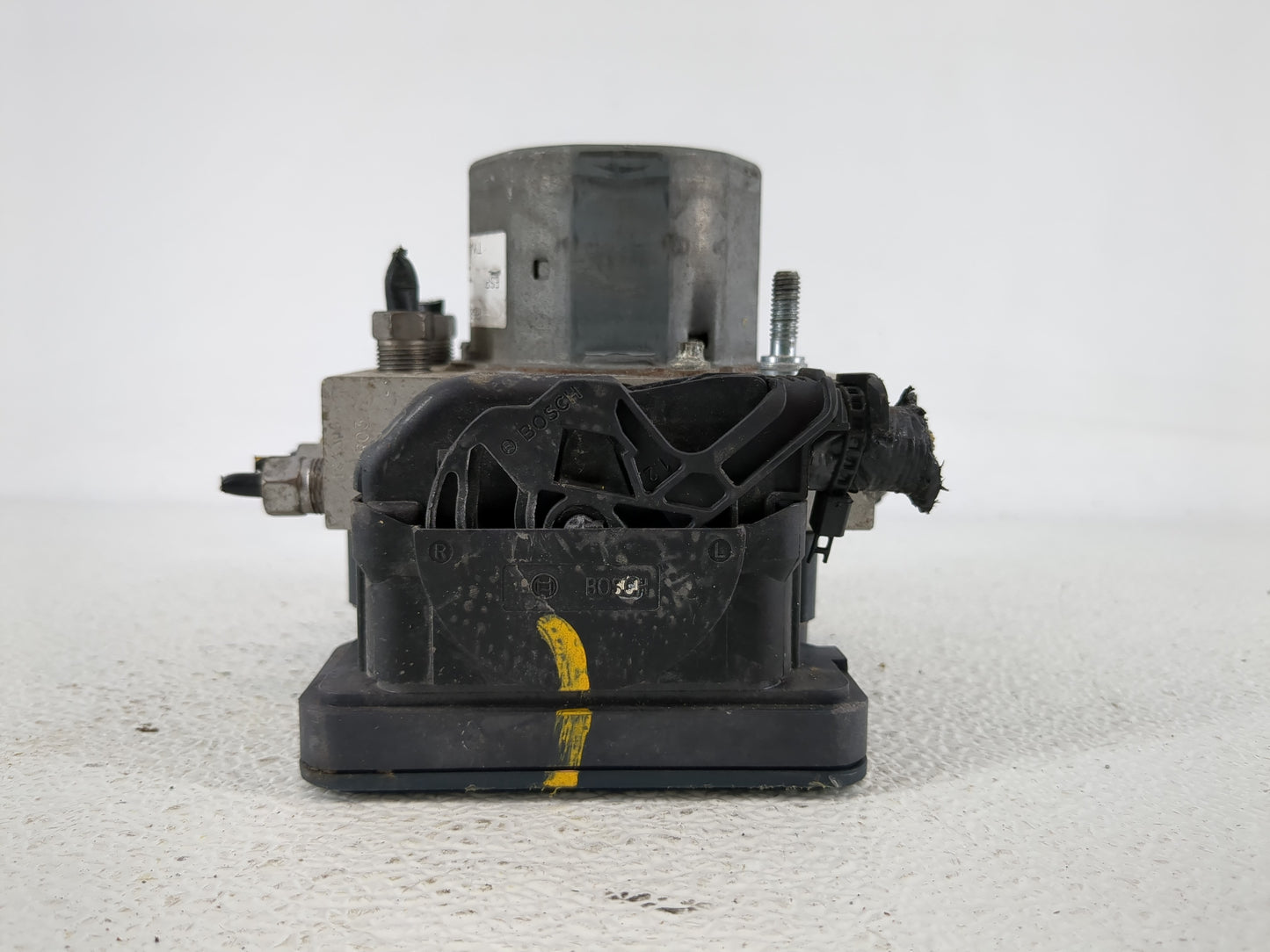 2013 Chrysler Town & Country ABS Pump Control Module Replacement P/N:P68183803AA Fits OEM Used Auto Parts - Oemusedautoparts