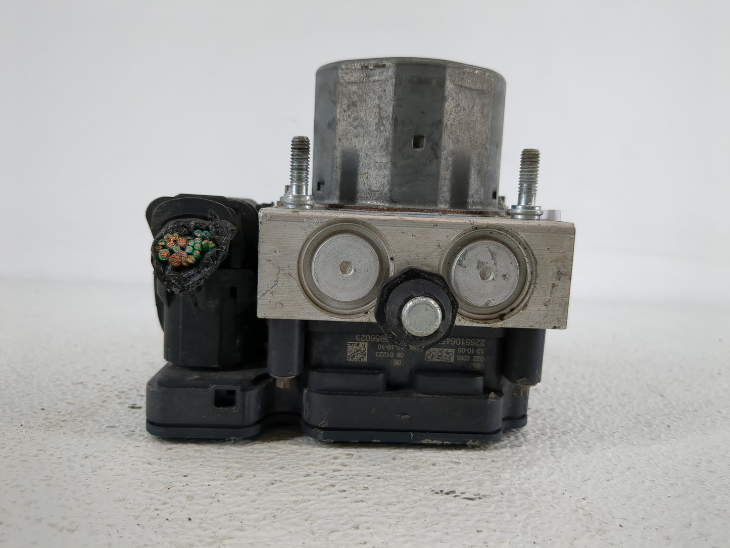 2013 Chrysler Town & Country ABS Pump Control Module Replacement P/N:P68183803AA Fits OEM Used Auto Parts - Oemusedautoparts