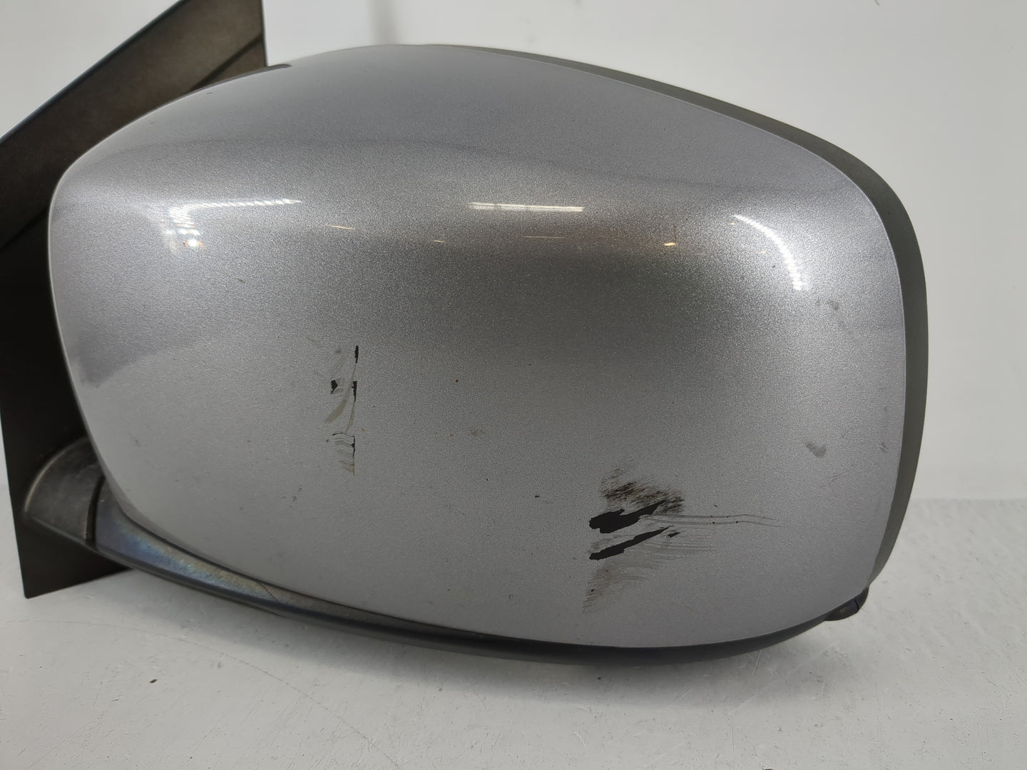 2011-2016 Chrysler Town & Country Driver Side View Mirror - Left Door Mirror OEM Used - Oemusedautoparts1.com