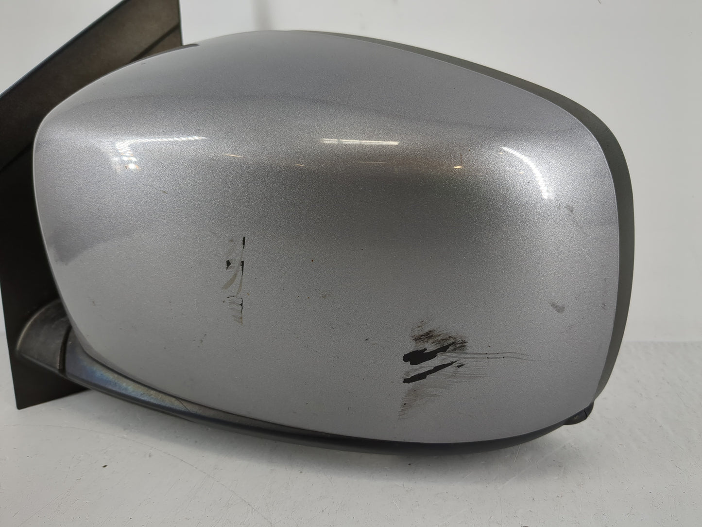 2011-2016 Chrysler Town & Country Driver Side View Mirror - Left Door Mirror OEM Used - Oemusedautoparts1.com