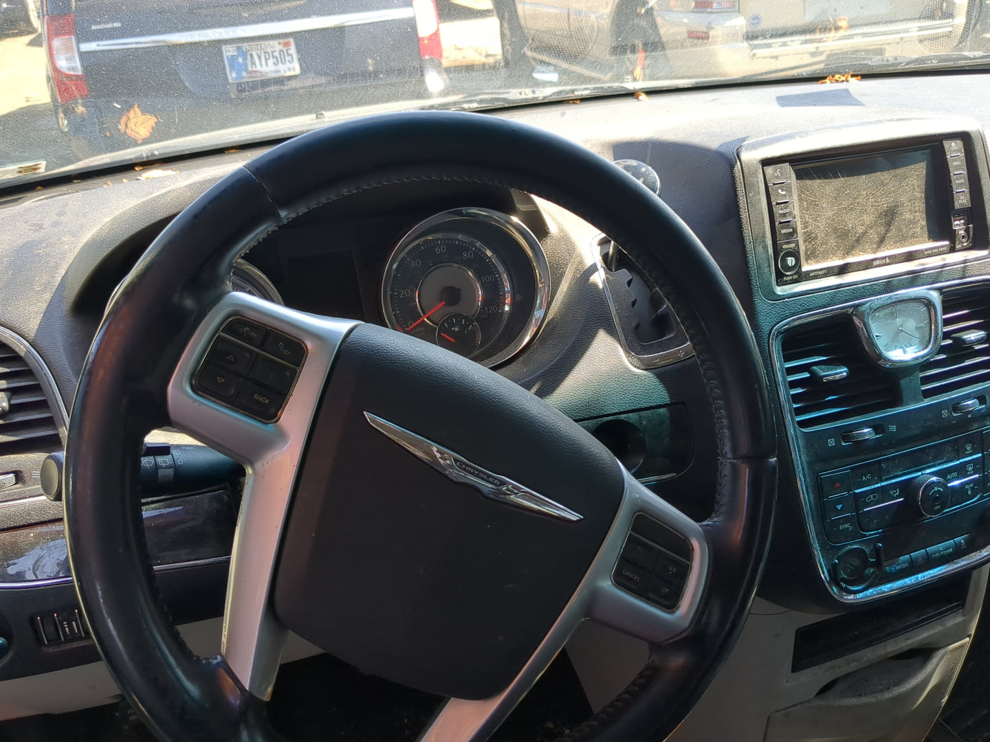 2013 Chrysler Town & Country Air Bag Driver Left Steering Wheel Mounted - Oemusedautoparts1.com