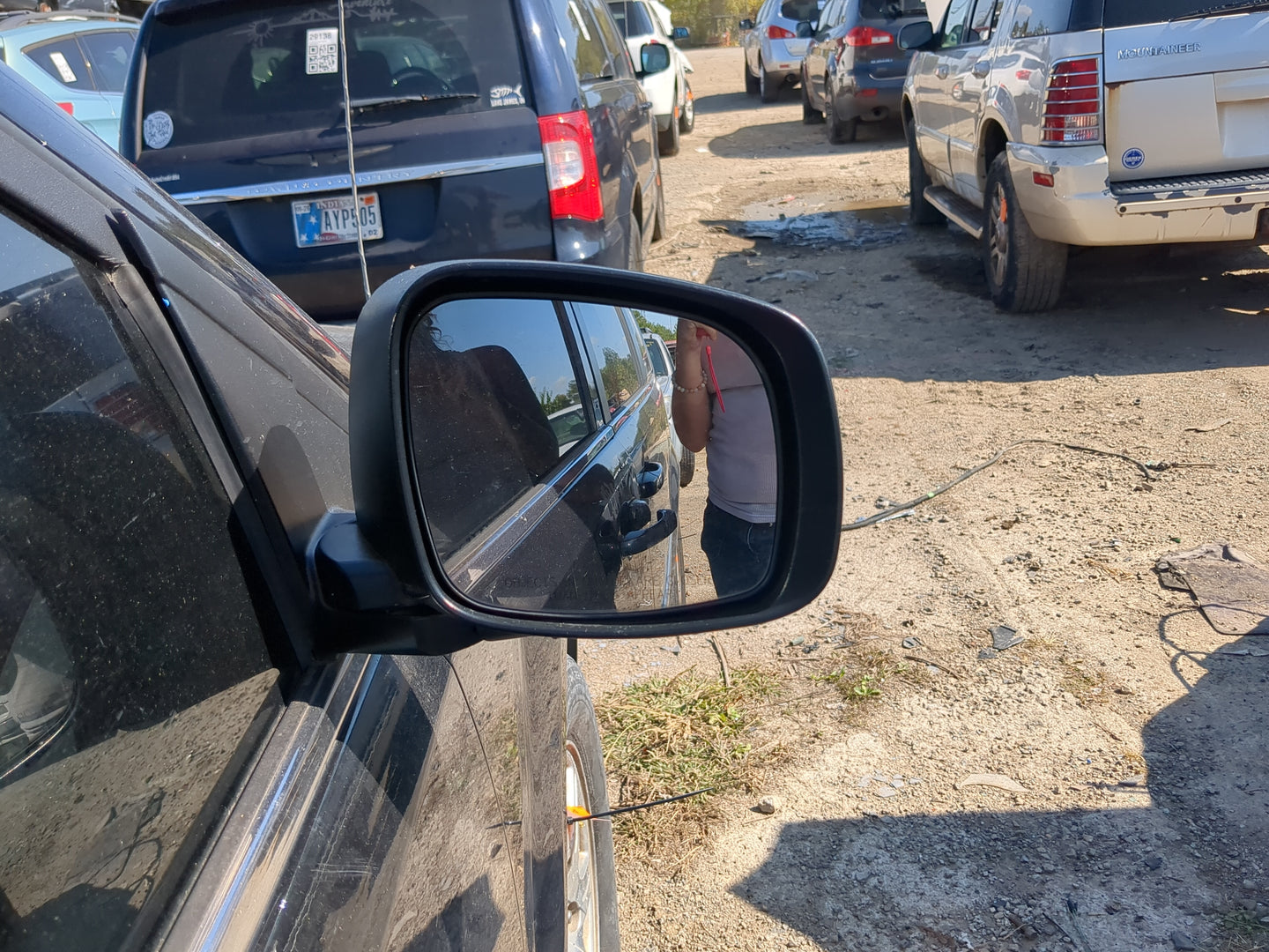 2011-2016 Chrysler Town & Country Passenger Side View Mirror - Right Door Mirror OEM Used - Oemusedautoparts1.com