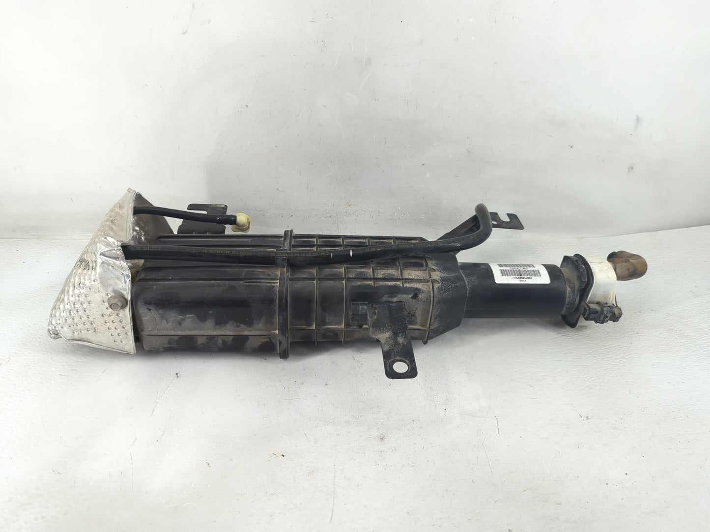 2013 Chrysler Town & Country Fuel Vapor Charcoal Canister - Oemusedautoparts1.com