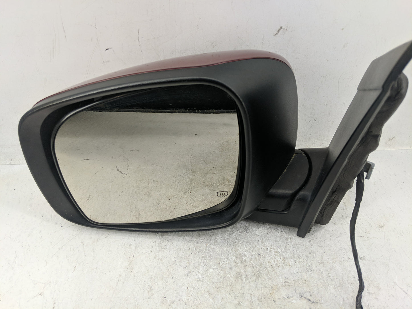 2011 Chrysler Town & Country Driver Left Side View Manual Door Mirror - Oemusedautoparts1.com