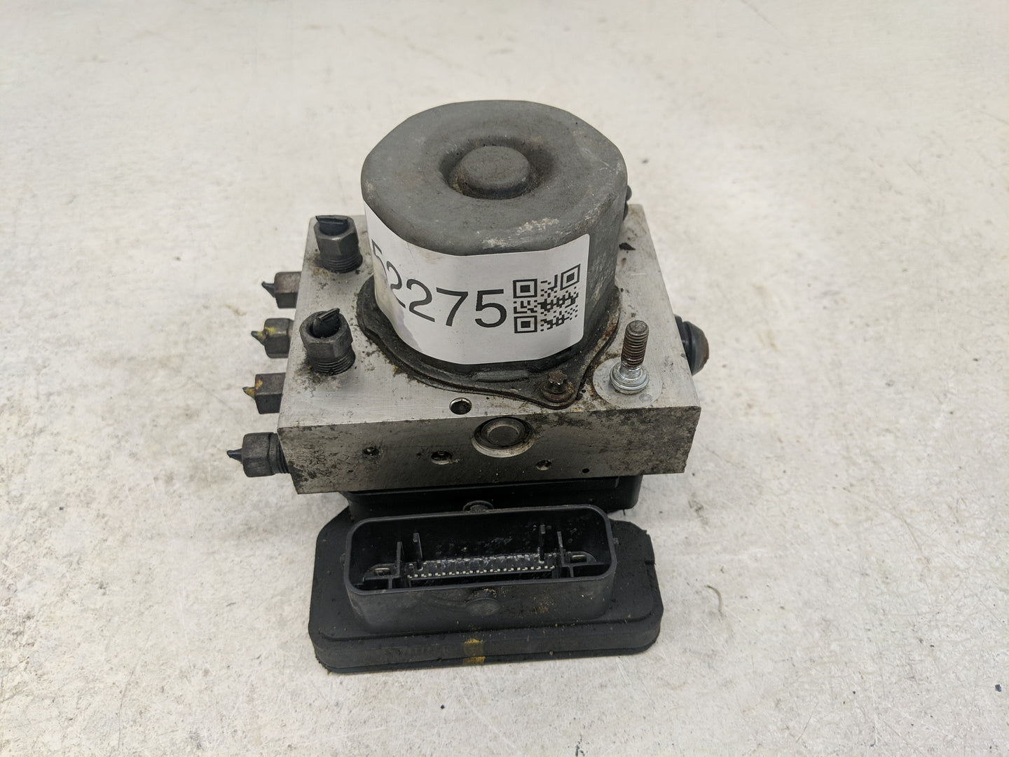 2013 Chrysler Town & Country ABS Pump Control Module Replacement Fits OEM Used Auto Parts - Oemusedautoparts1.com