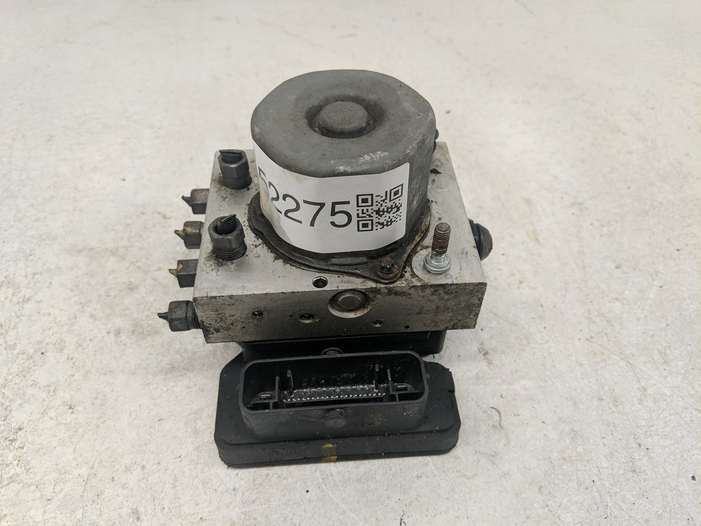 2013 Chrysler Town & Country ABS Pump Control Module Replacement Fits OEM Used Auto Parts - Oemusedautoparts1.com