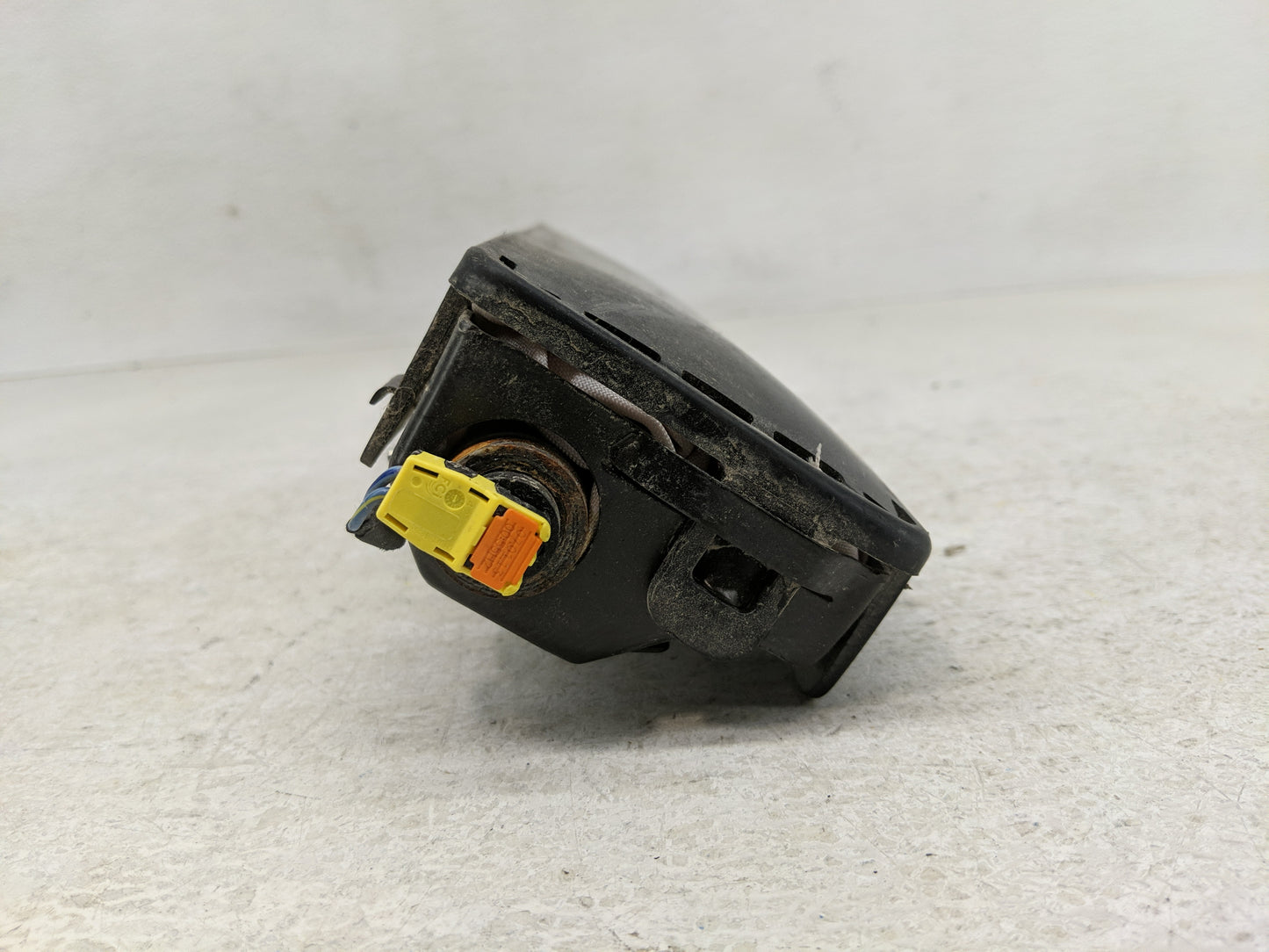 2014-2016 Chrysler Town & Country Air Bag Driver Left Knee OEM Fits Fits 2014 2015 2016 2017 2018 OEM Used Auto Parts - Oemu
