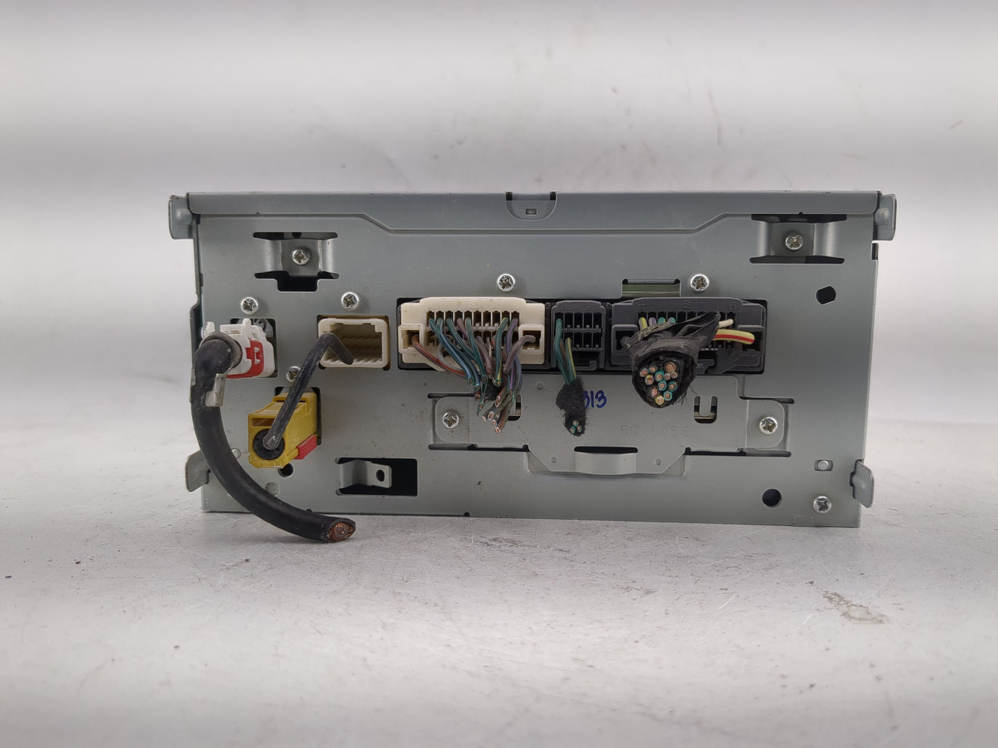 2013 Chrysler Town & Country Radio AM FM Cd Player Receiver Replacement P/N:P05091327AD Fits OEM Used Auto Parts - Oemusedau