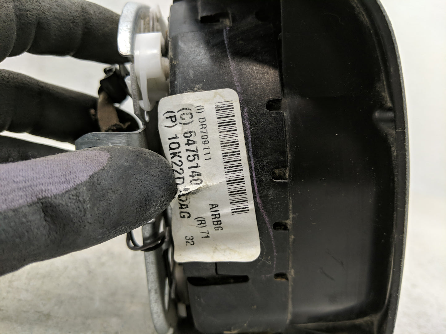 2013-2016 Chrysler Town & Country Air Bag Driver Left Steering Wheel Mounted Fits Fits 2013 2014 2015 2016 OEM Used Auto Par