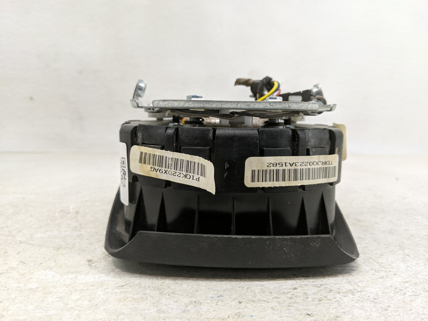 2013-2016 Chrysler Town & Country Air Bag Driver Left Steering Wheel Mounted Fits Fits 2013 2014 2015 2016 OEM Used Auto Par