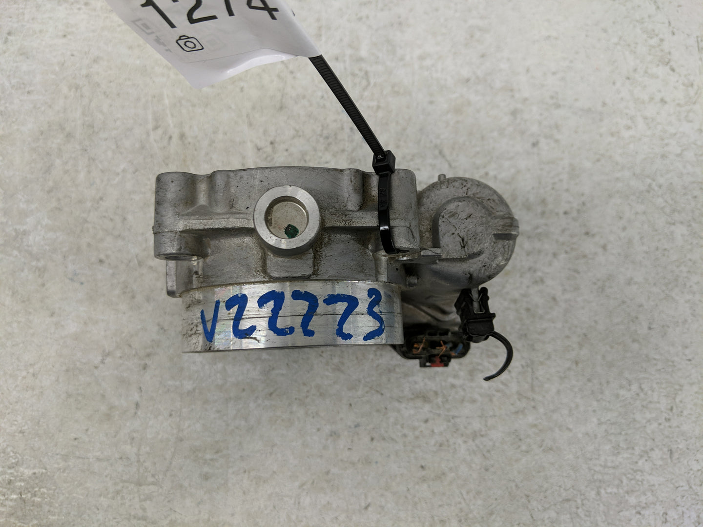 2011-2016 Chrysler Town & Country Throttle Body P/N:0 280 750 570 05184349A0 Fits OEM Used Auto Parts - Oemusedautoparts1.co