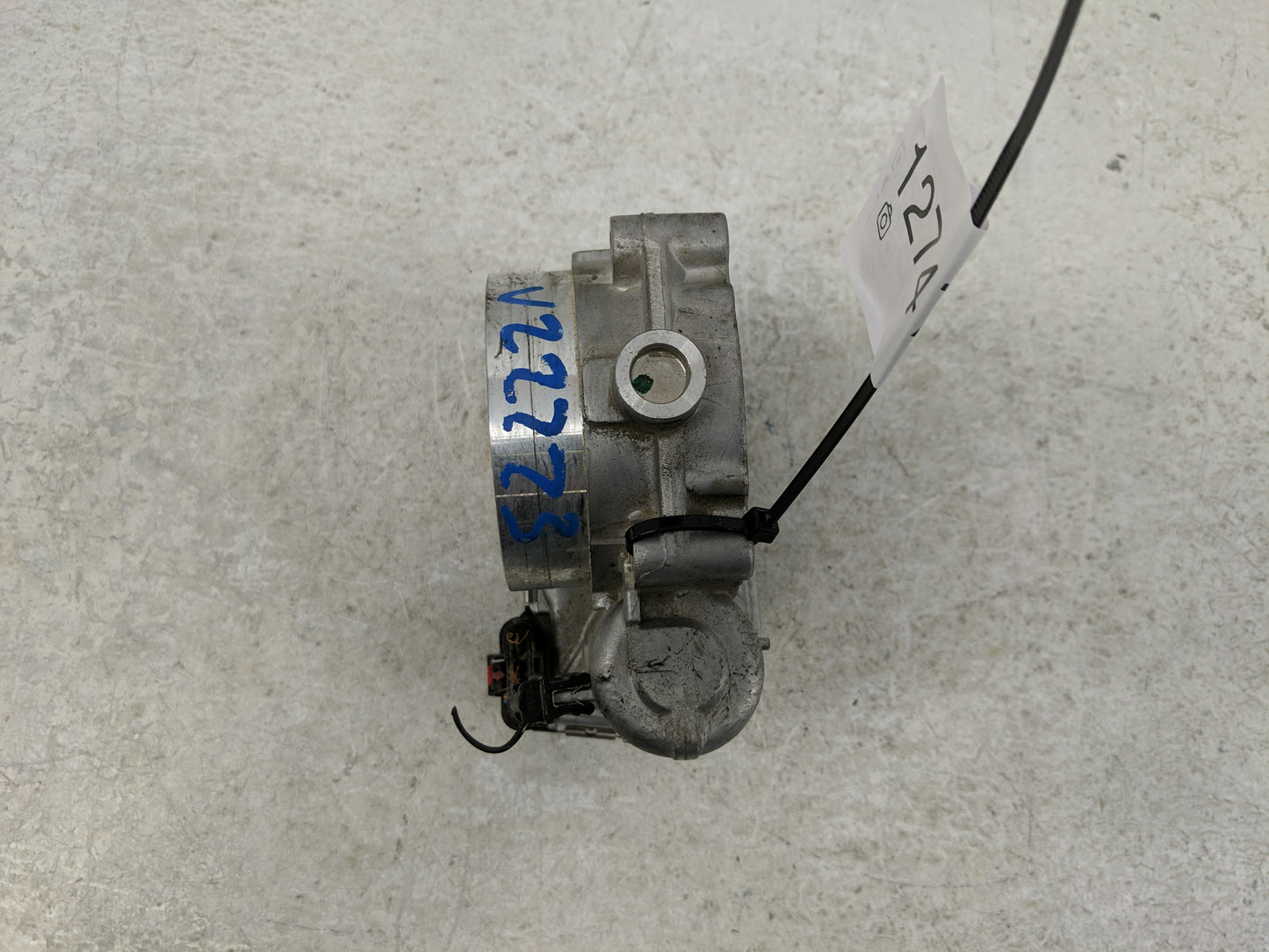 2011-2016 Chrysler Town & Country Throttle Body P/N:0 280 750 570 05184349A0 Fits OEM Used Auto Parts - Oemusedautoparts1.co