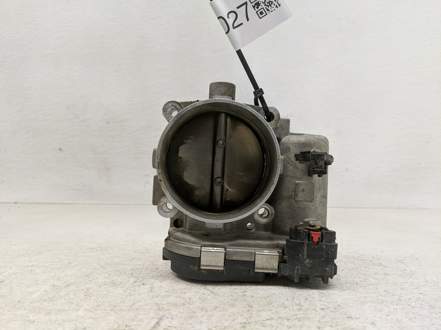 2011-2016 Chrysler Town & Country Throttle Body P/N:0 280 750 570 05184349A0 Fits OEM Used Auto Parts - Oemusedautoparts1.co