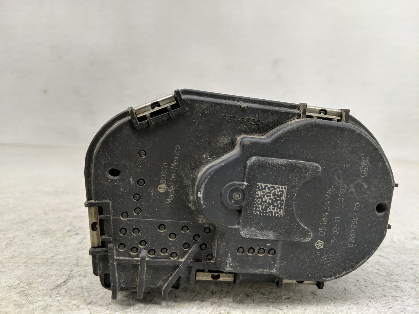 2011-2016 Chrysler Town & Country Throttle Body P/N:0 280 750 570 05184349A0 Fits OEM Used Auto Parts - Oemusedautoparts1.co