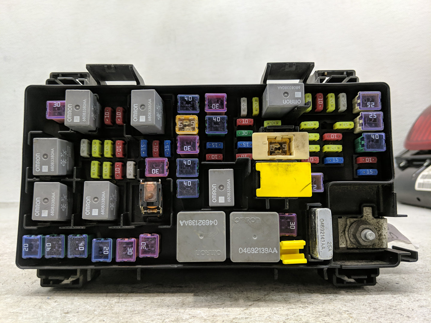 2013 Chrysler Town & Country Fusebox Fuse Box Panel Relay Module P/N:RT032542I9 68163904AB Fits OEM Used Auto Parts - Oemuse