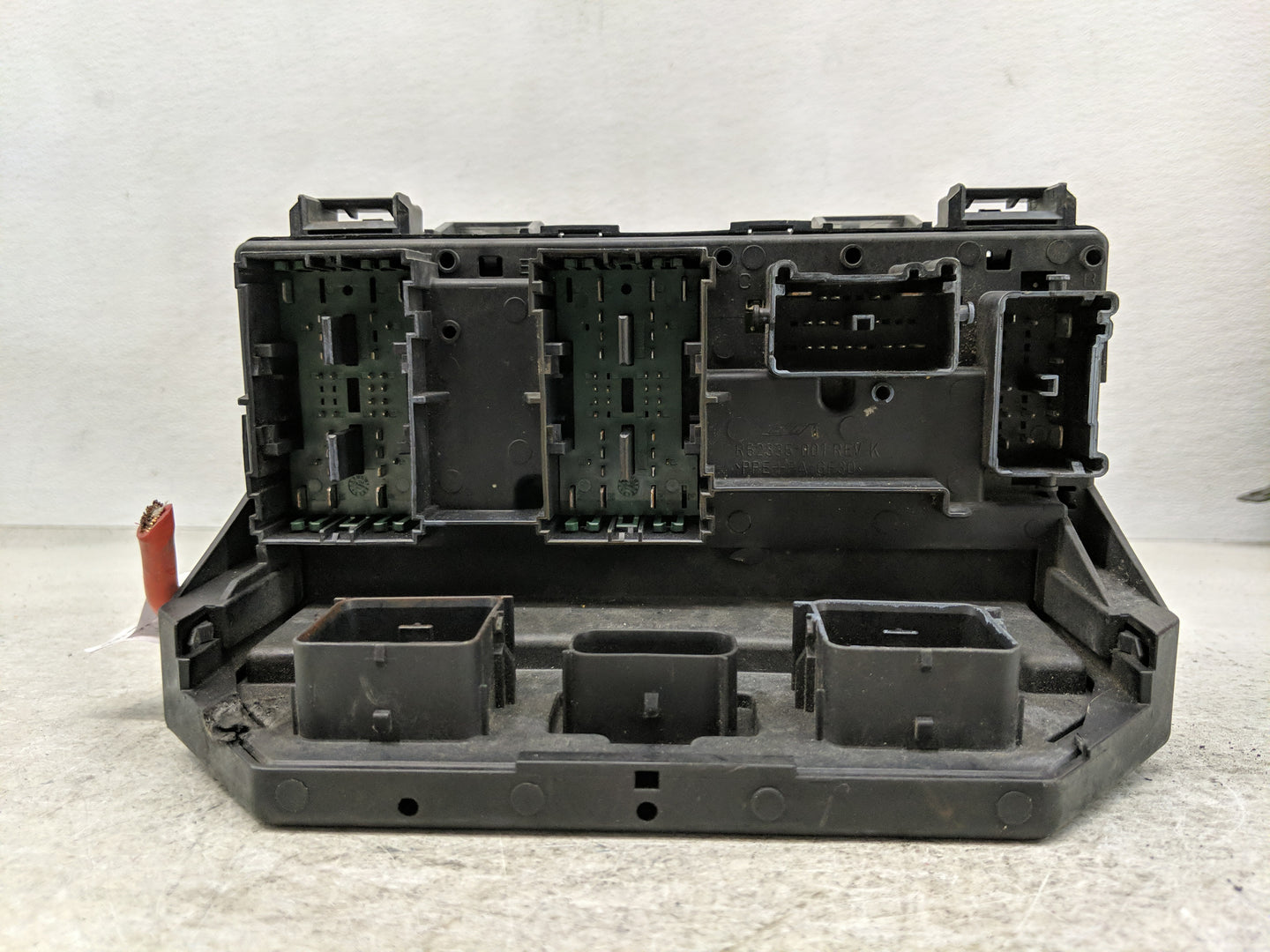 2013 Chrysler Town & Country Fusebox Fuse Box Panel Relay Module P/N:RT032542I9 68163904AB Fits OEM Used Auto Parts - Oemuse