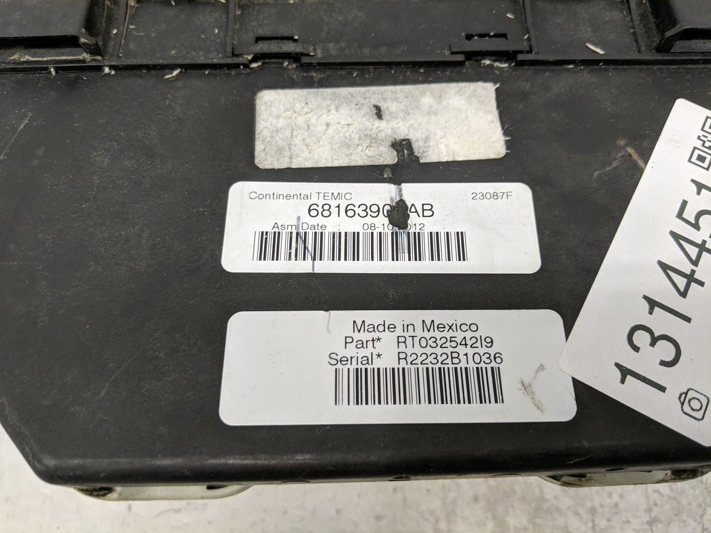 2013 Chrysler Town & Country Fusebox Fuse Box Panel Relay Module P/N:68163904AB Fits OEM Used Auto Parts - Oemusedautoparts1