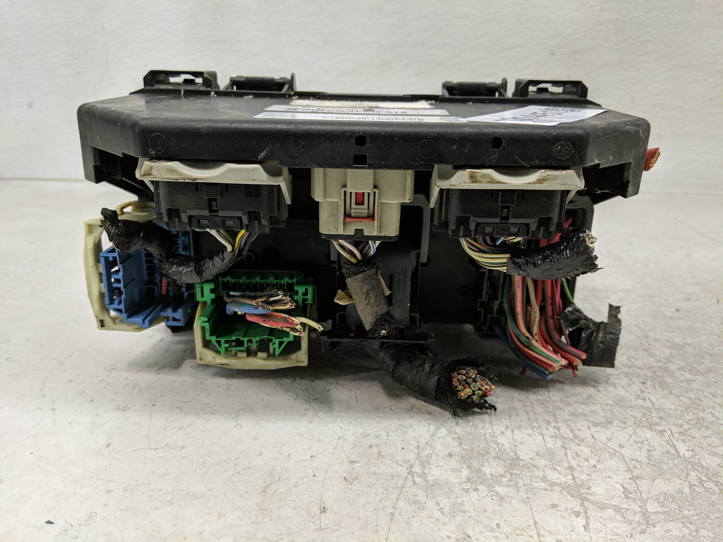 2013 Chrysler Town & Country Fusebox Fuse Box Panel Relay Module P/N:68163904AB Fits OEM Used Auto Parts - Oemusedautoparts1